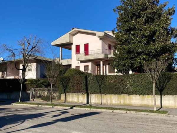 casa indipendente in affitto a Dueville in zona Povolaro