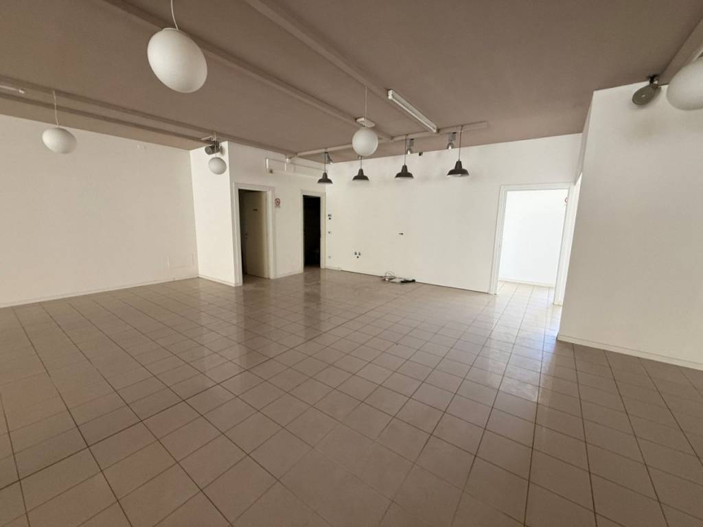 negozio in affitto a Dueville