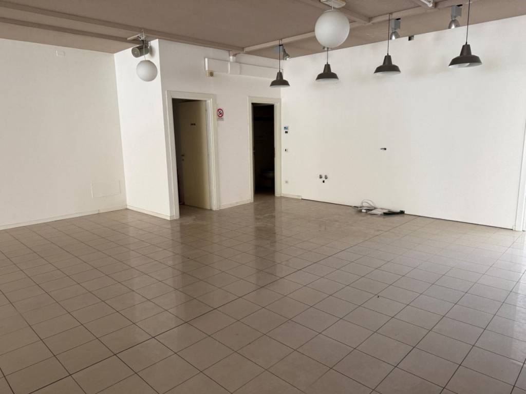 negozio in affitto a Dueville