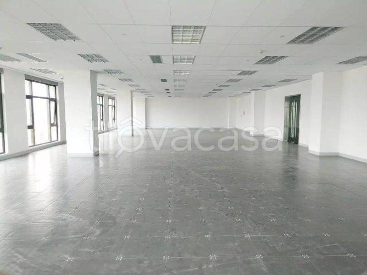 locale commerciale in affitto a Dueville