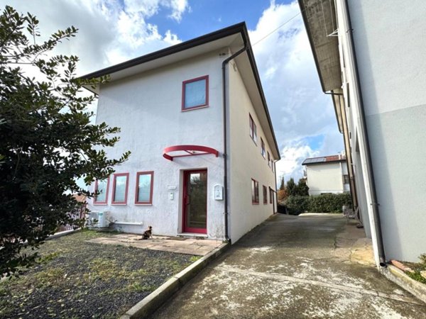 locale commerciale in affitto a Fara Vicentino