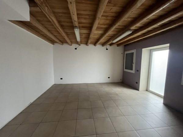 locale commerciale in affitto a Gambellara