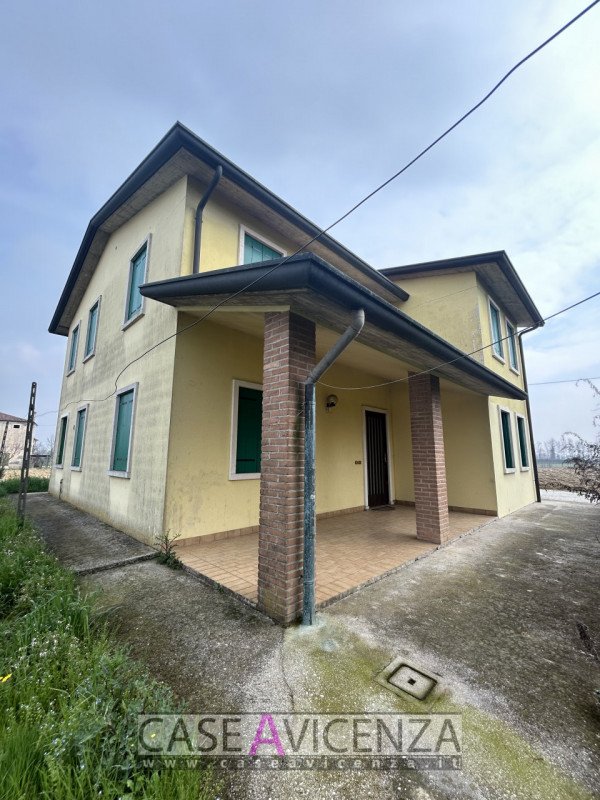 casa indipendente in affitto a Grisignano di Zocco