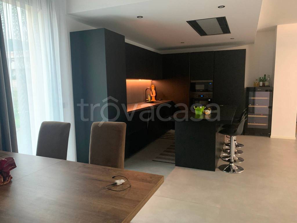 casa indipendente in affitto a Longare