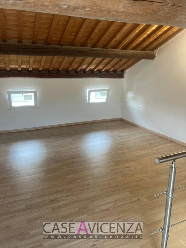 appartamento in affitto a Longare in zona Costozza