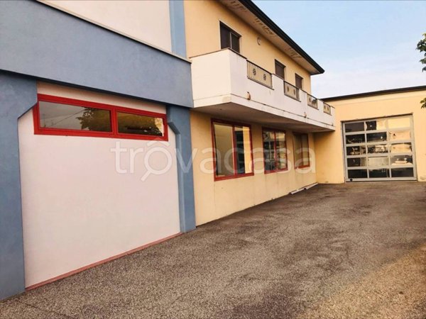 locale commerciale in affitto a Lonigo