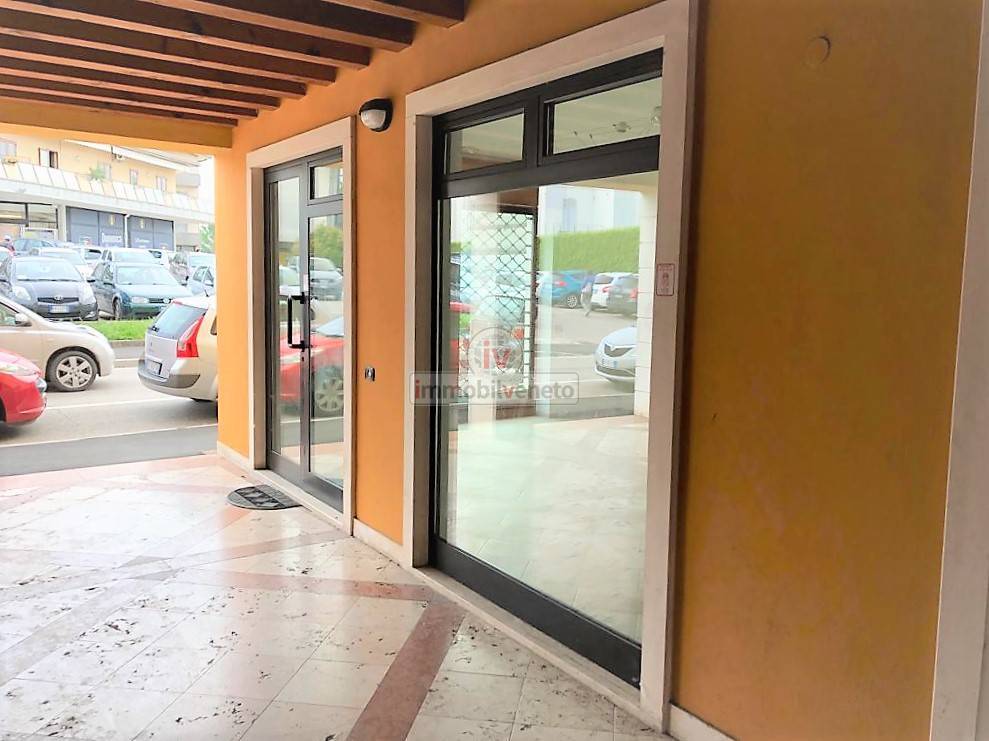 locale commerciale in affitto a Lonigo