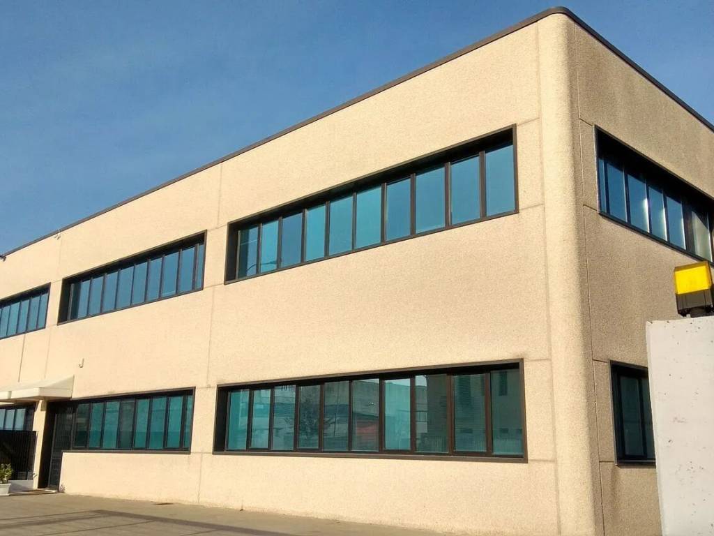 locale commerciale in affitto a Lonigo