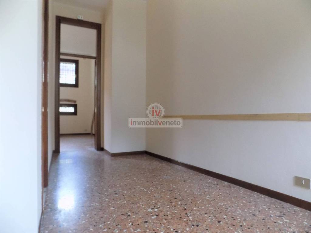 negozio in affitto a Lonigo