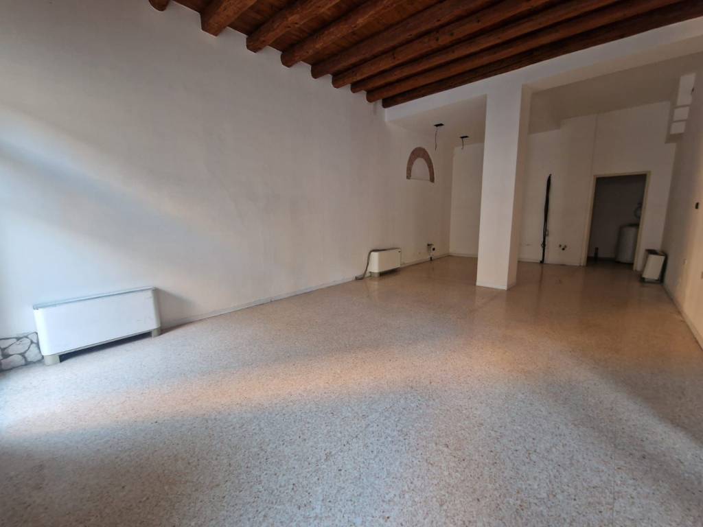 negozio in affitto a Lonigo