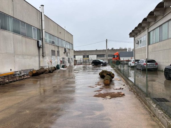 locale commerciale in affitto a Lonigo