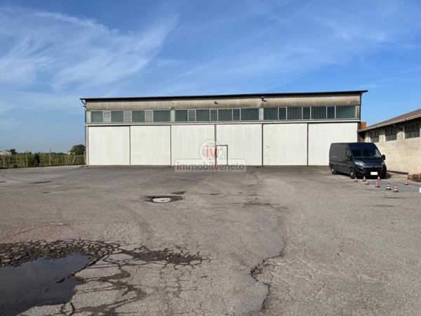 capannone in affitto a Lonigo in zona Almisano