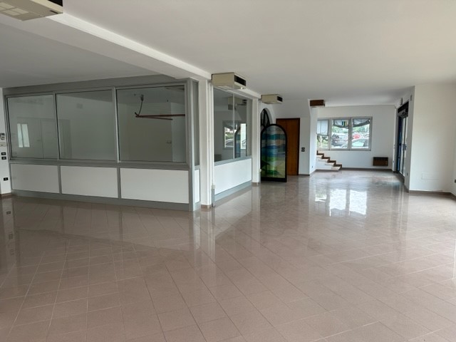 locale commerciale in affitto a Marostica