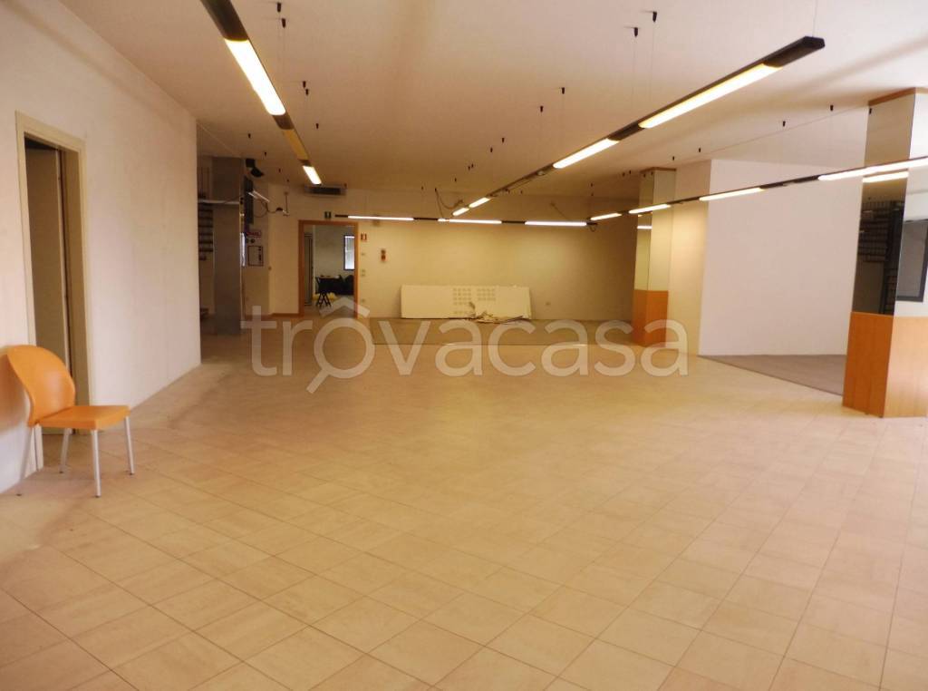 negozio in affitto a Marostica in zona Marsan