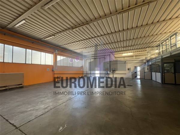 capannone in affitto a Montebello Vicentino