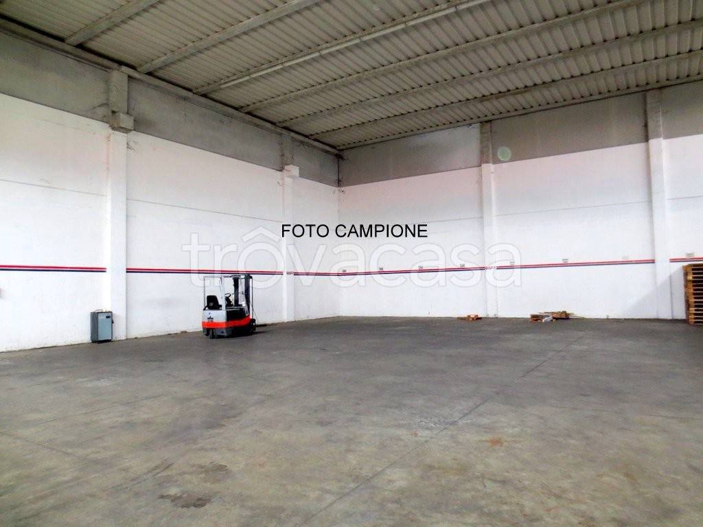locale commerciale in affitto a Montebello Vicentino