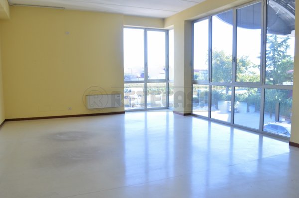 locale commerciale in affitto a Montecchio Maggiore