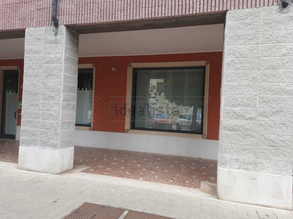 negozio in affitto a Montecchio Maggiore in zona Alte Ceccato