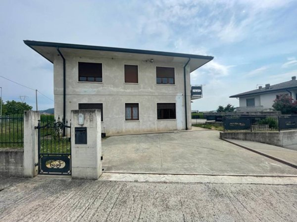 appartamento in affitto a Montecchio Maggiore in zona Alte Ceccato