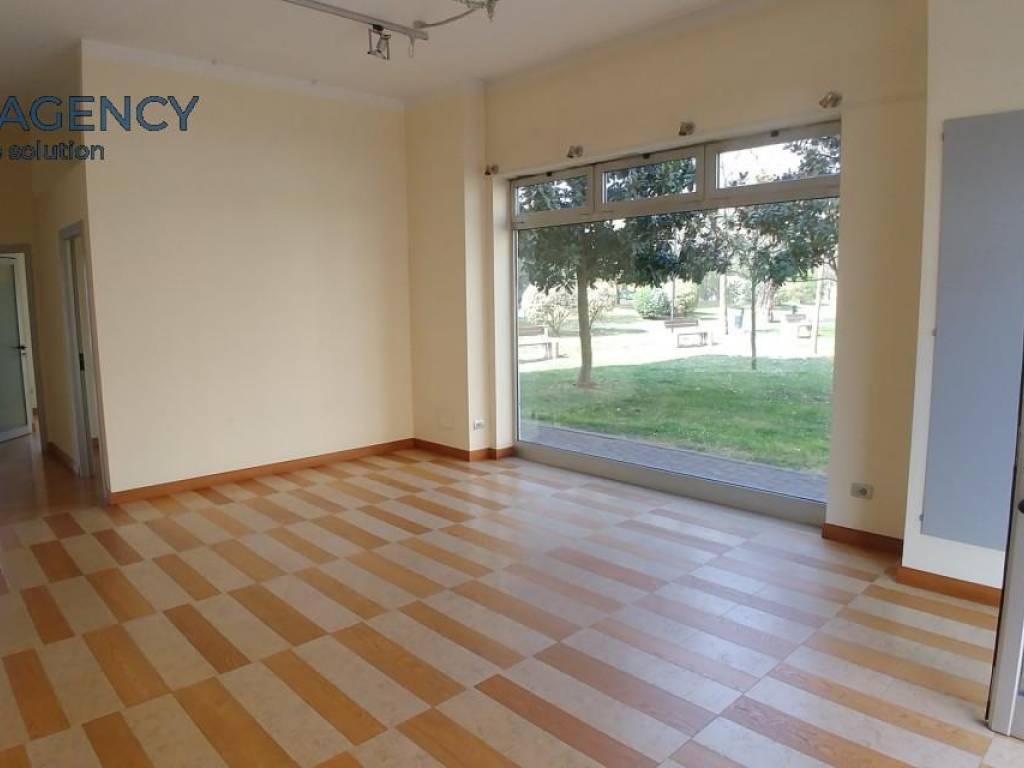 negozio in affitto a Montecchio Maggiore