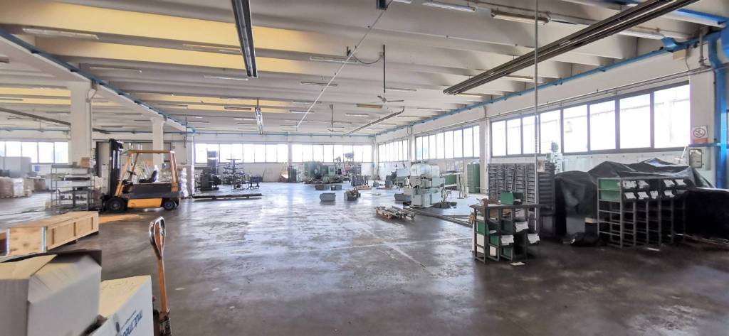 locale commerciale in affitto a Montecchio Maggiore