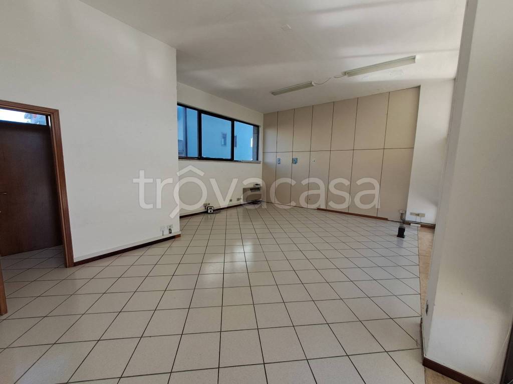 negozio in affitto a Montecchio Maggiore