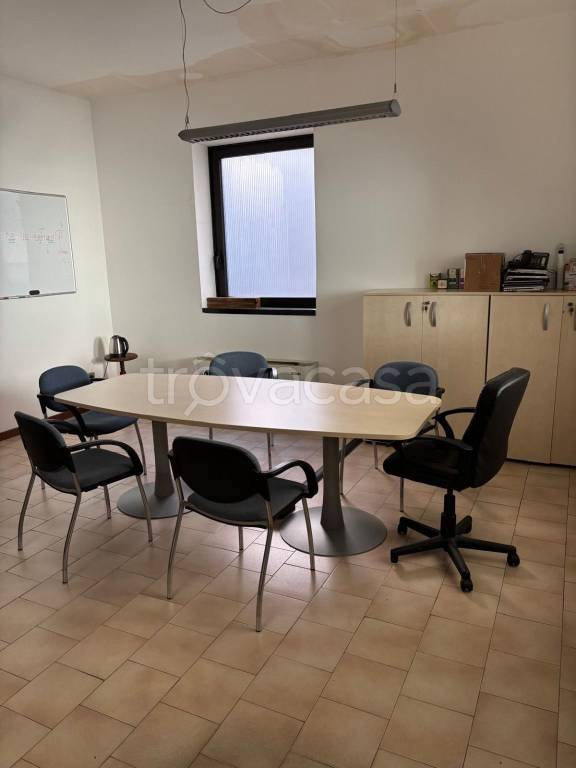 locale commerciale in affitto a Montecchio Maggiore