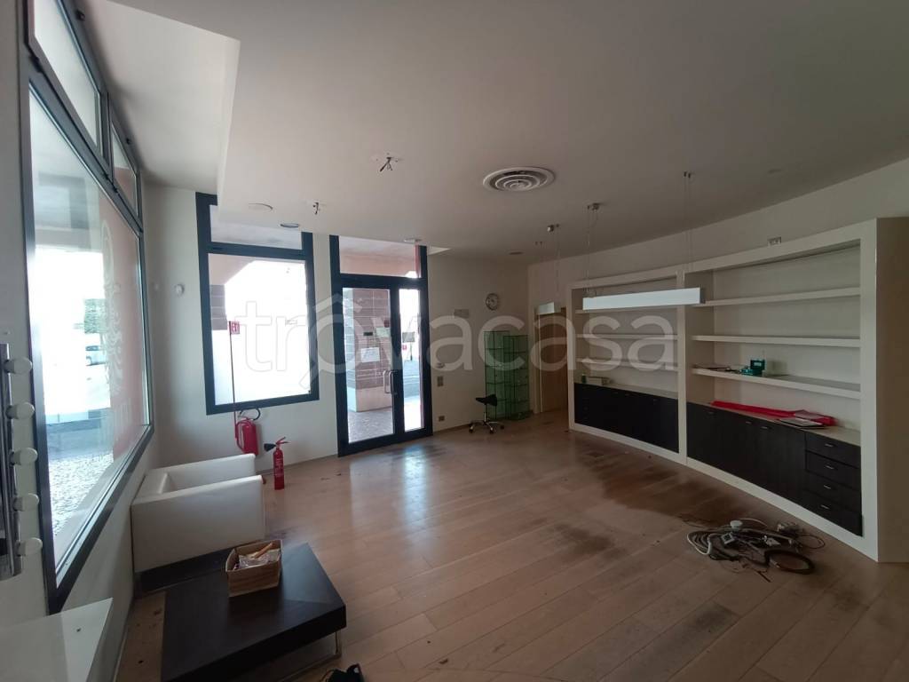 negozio in affitto a Montecchio Maggiore