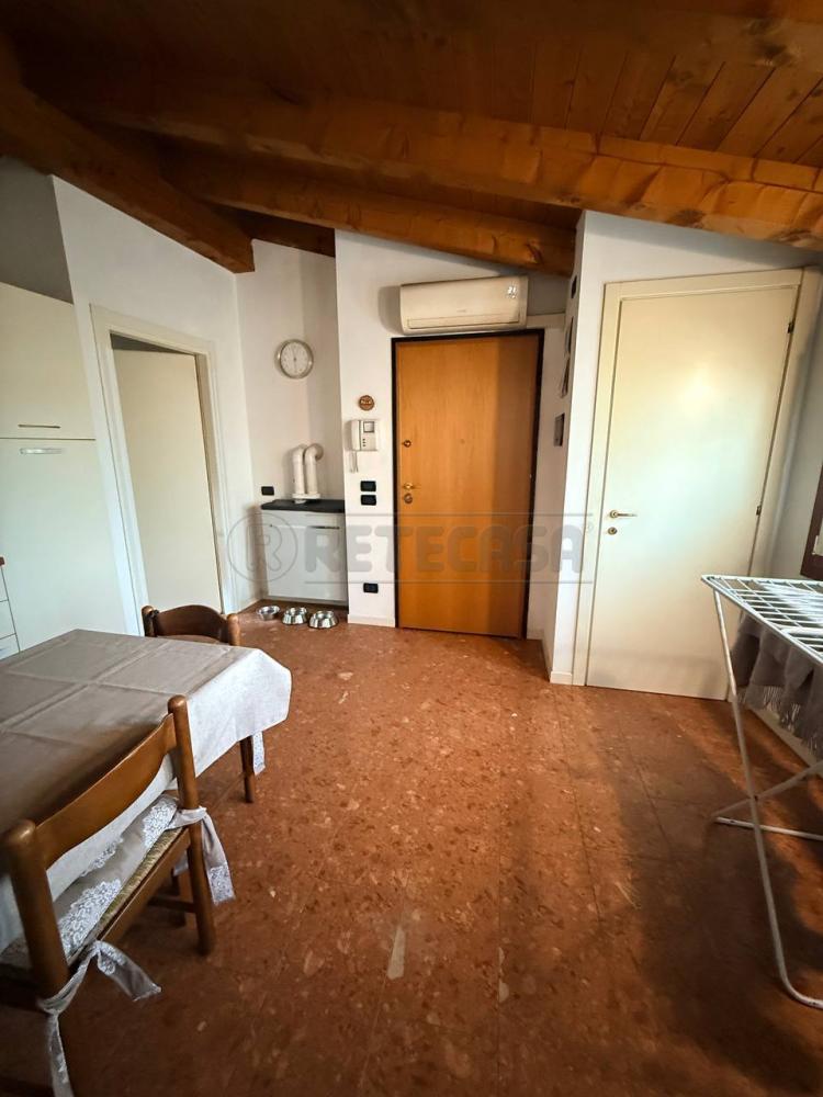 appartamento in affitto a Montecchio Maggiore in zona Alte Ceccato