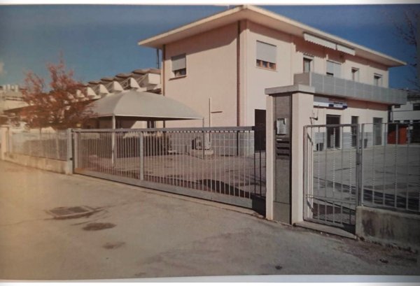 negozio in affitto a Montecchio Maggiore in zona Alte Ceccato