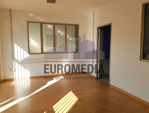 locale commerciale in affitto a Montecchio Maggiore