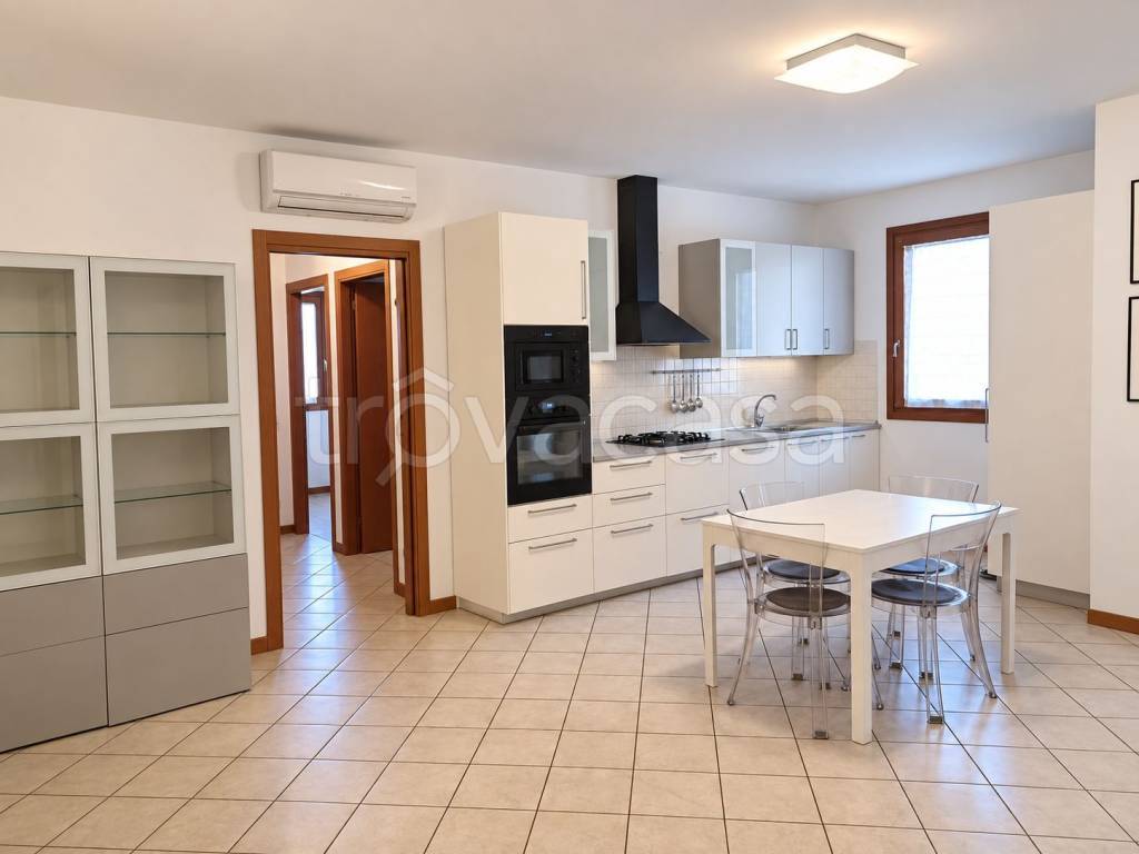 appartamento in affitto a Montecchio Maggiore in zona Alte Ceccato