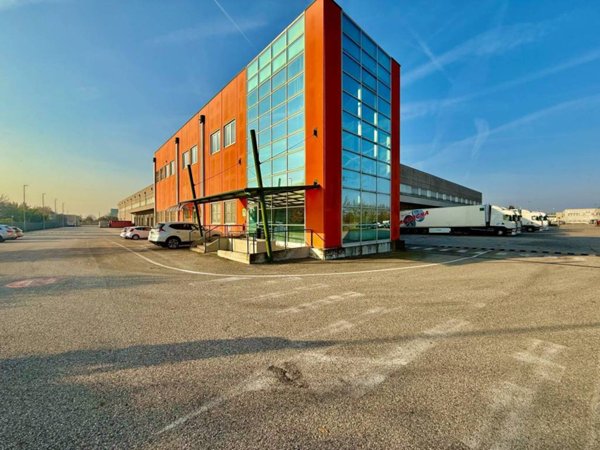 locale commerciale in affitto a Montegalda