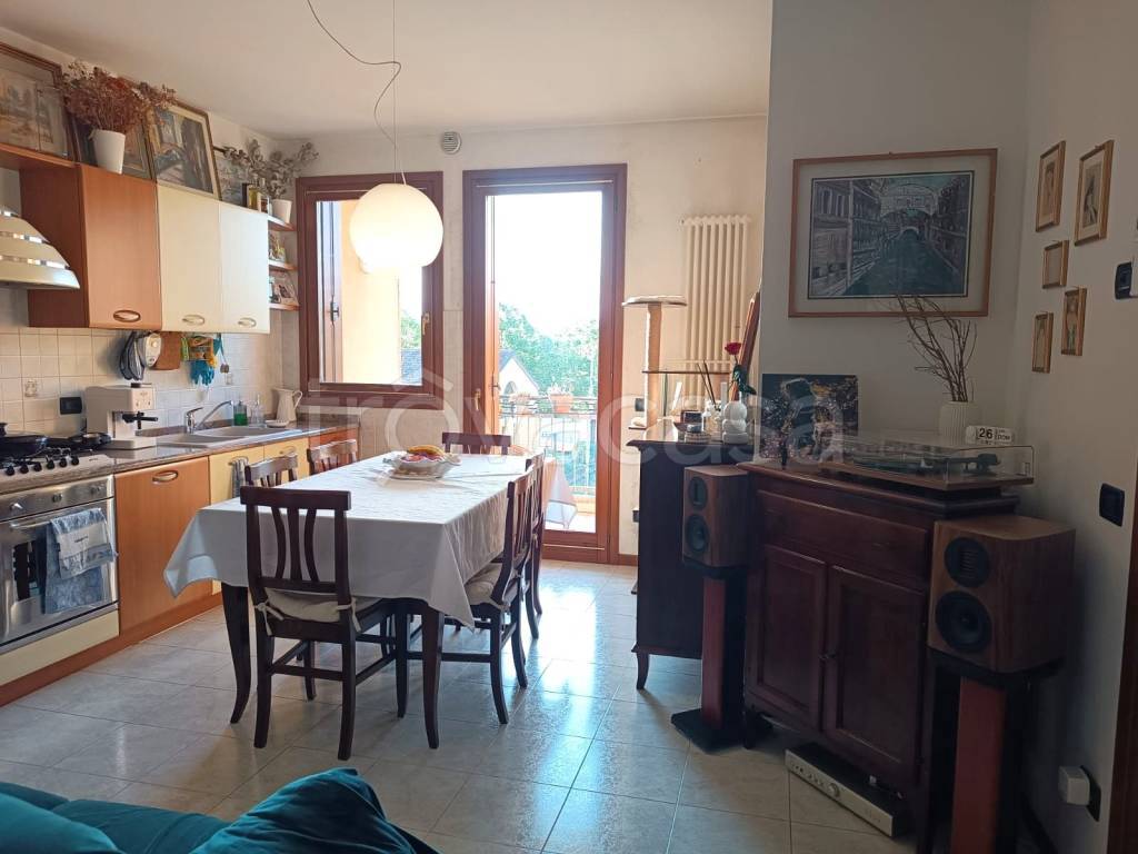 appartamento in affitto a Montegalda in zona Colzè