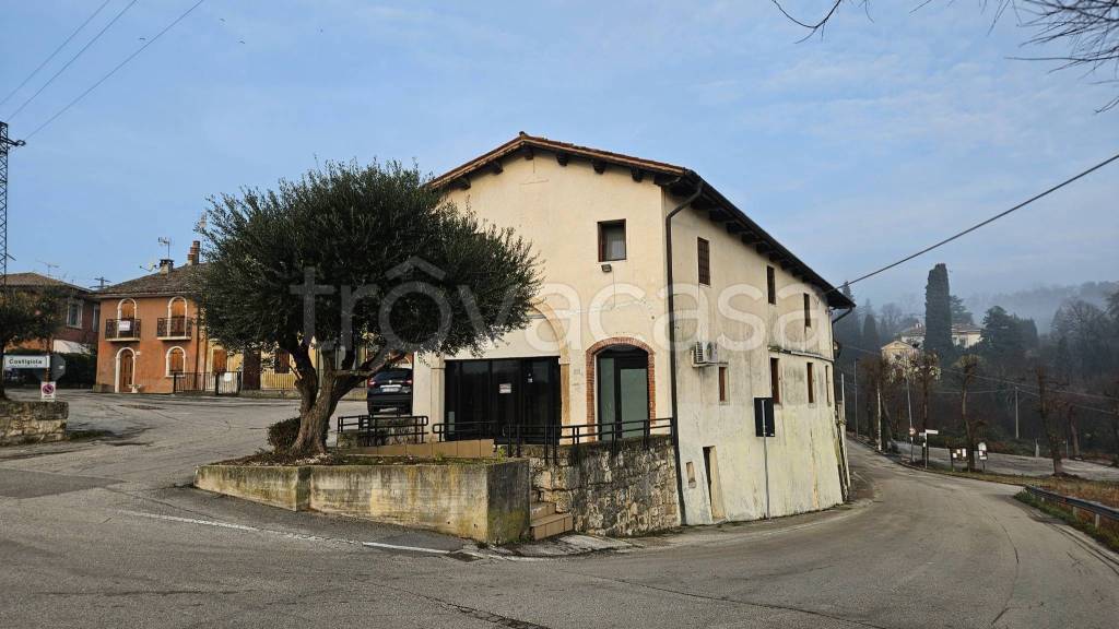 negozio in affitto a Monteviale in zona Costigiola