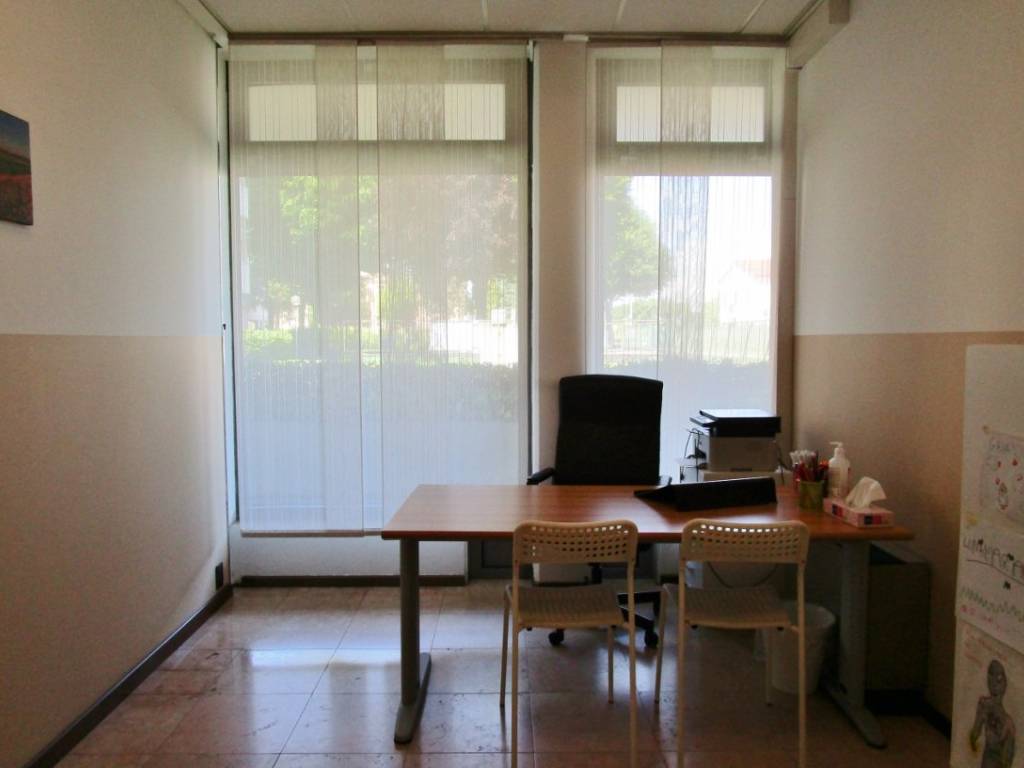 ufficio in affitto a Monticello Conte Otto in zona Cavazzale