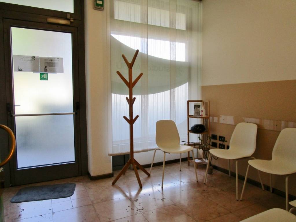 ufficio in affitto a Monticello Conte Otto in zona Cavazzale