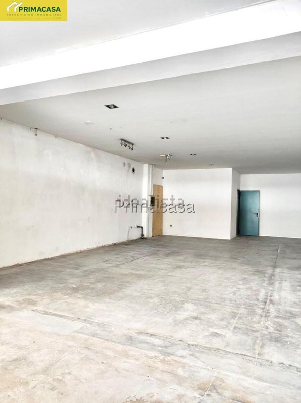 locale commerciale in affitto a Monticello Conte Otto