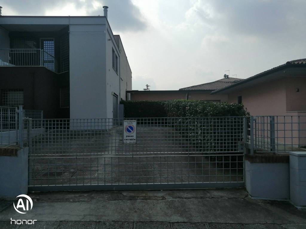 locale commerciale in affitto a Monticello Conte Otto