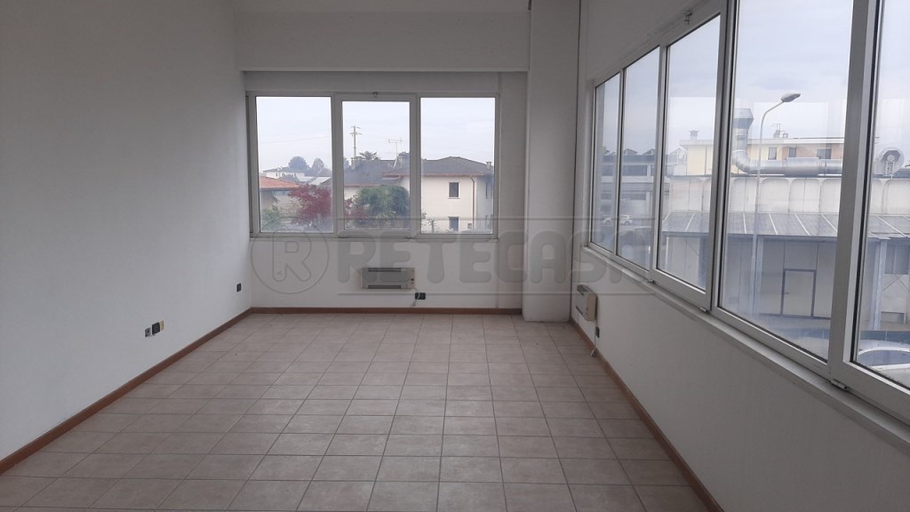 attico in affitto a Monticello Conte Otto