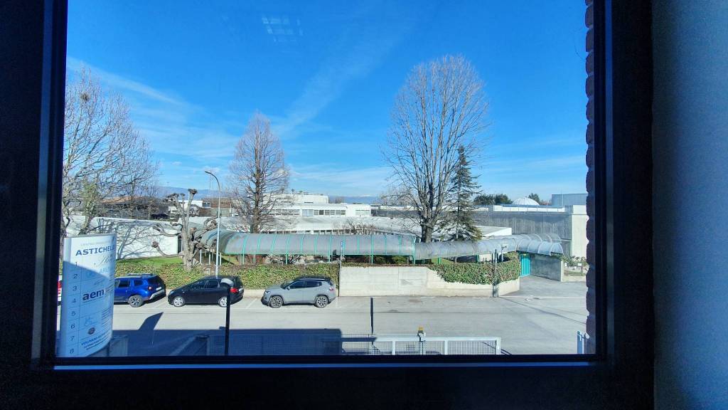 ufficio in affitto a Monticello Conte Otto in zona Cavazzale