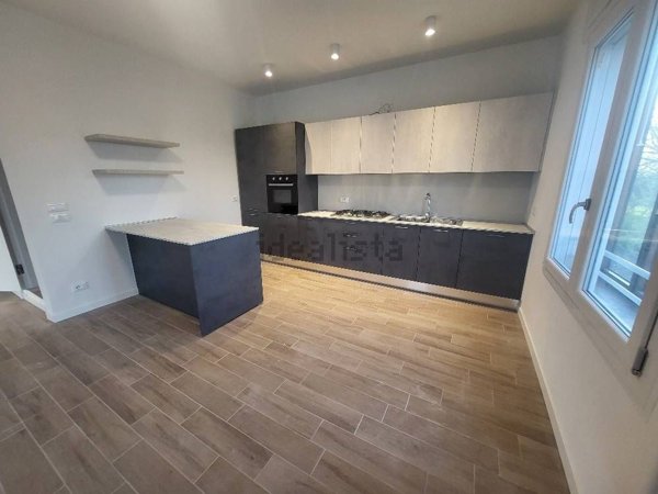 pentavano in affitto a Monticello Conte Otto