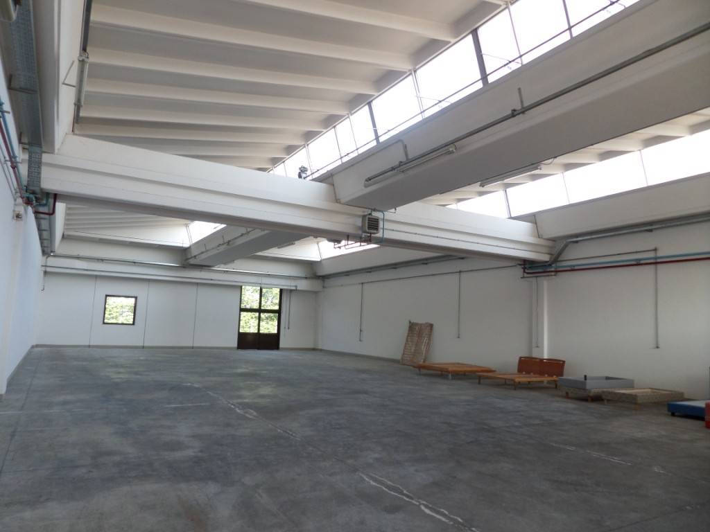 locale commerciale in affitto a Mussolente