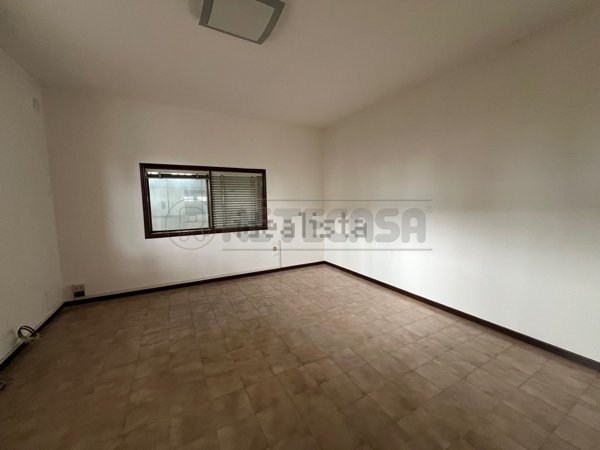 capannone in affitto a Mussolente in zona Casoni