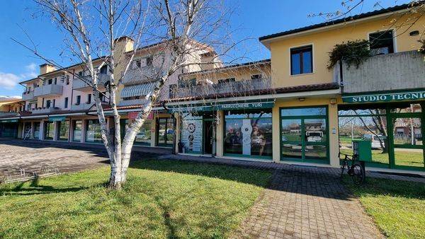 negozio in affitto a Mussolente in zona Casoni