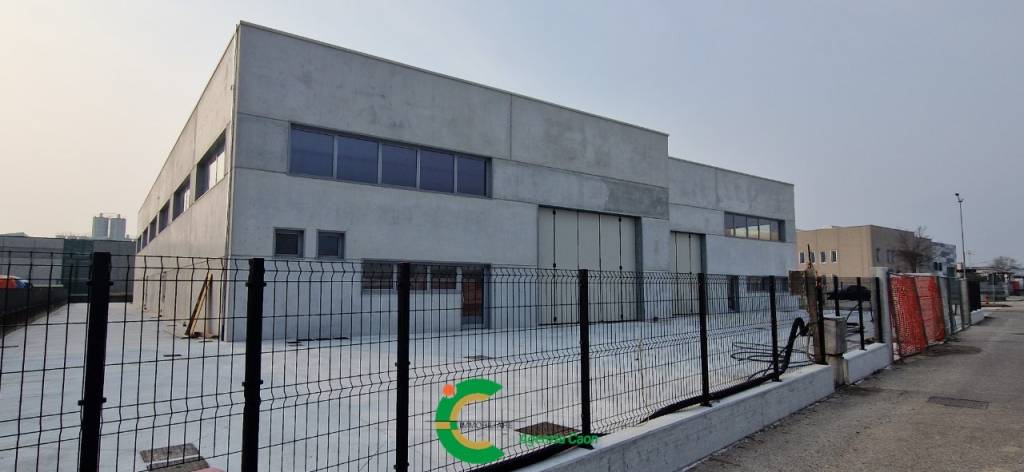 locale commerciale in affitto a Mussolente