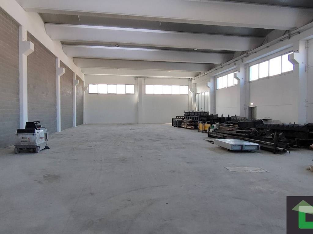 locale commerciale in affitto a Mussolente