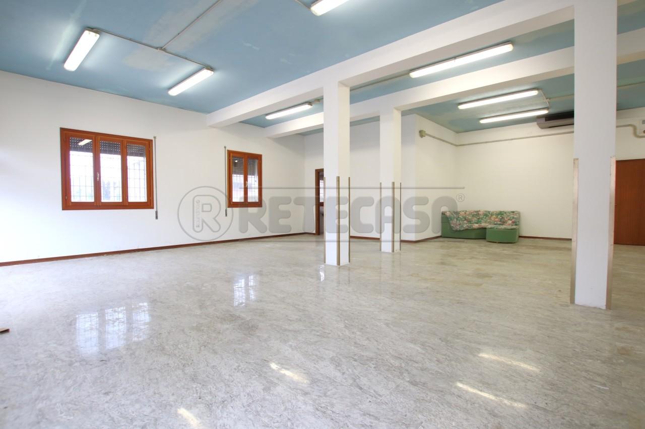 locale commerciale in affitto a Nanto in zona Bosco di Nanto