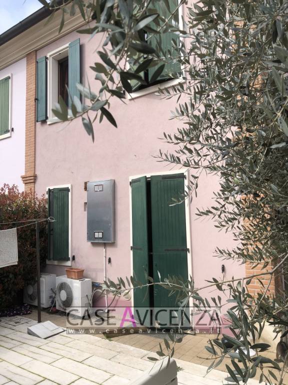 casa indipendente in affitto a Nanto in zona Ponte di Nanto