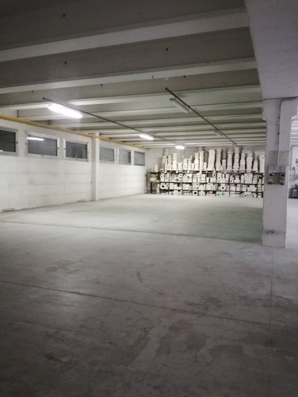 locale di sgombero in affitto a Nove